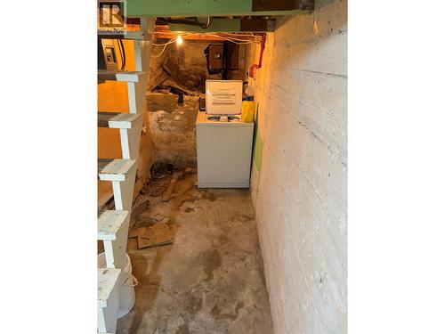 626 Hendry Street, Trail, BC - Indoor