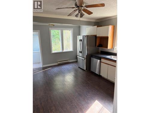 626 Hendry Street, Trail, BC - Indoor Photo Showing Kitchen