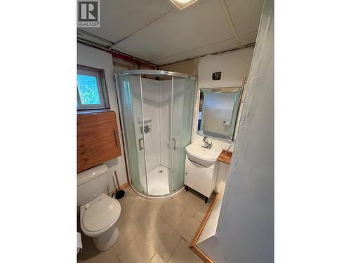 626 Hendry Street, Trail, BC - Indoor Photo Showing Bathroom