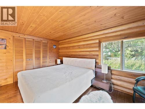 4061 Torry Road, Eagle Bay, BC - Indoor Photo Showing Bedroom