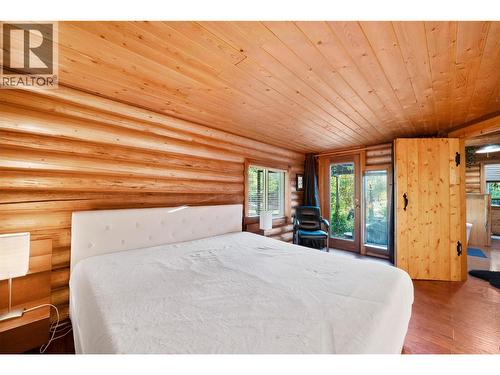 4061 Torry Road, Eagle Bay, BC - Indoor Photo Showing Bedroom