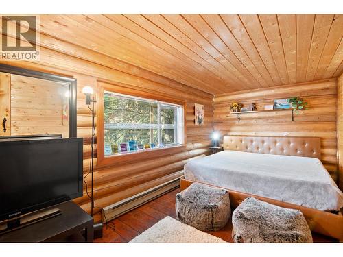 4061 Torry Road, Eagle Bay, BC - Indoor Photo Showing Bedroom