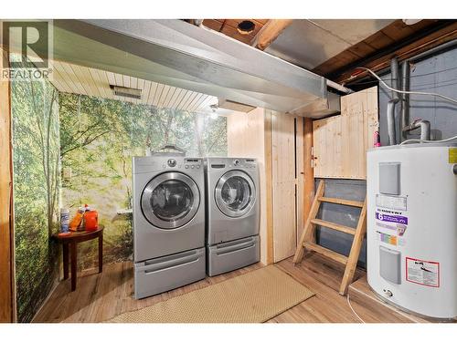 4061 Torry Road, Eagle Bay, BC - Indoor Photo Showing Laundry Room