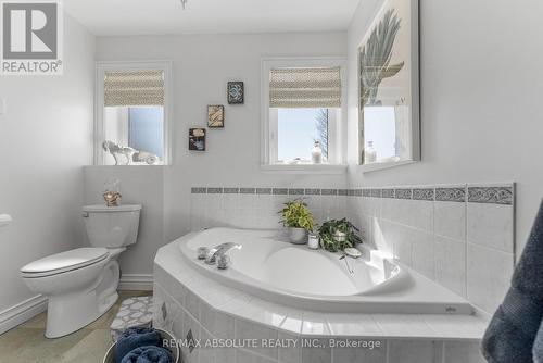 151 Duncan Drive, Mcnab/Braeside, ON - Indoor Photo Showing Bathroom