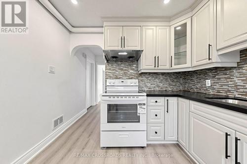 1496 Simcoe Street N, Oshawa, ON - Indoor Photo Showing Kitchen