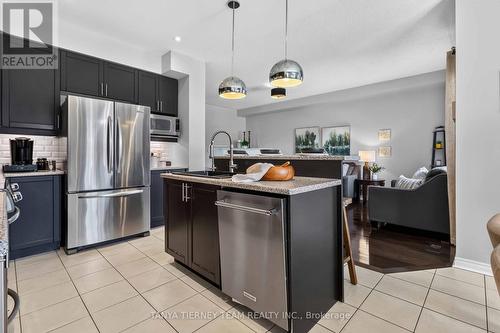 53 Chiswick Avenue, Whitby, ON - Indoor Photo Showing Kitchen With Upgraded Kitchen