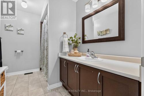 53 Chiswick Avenue, Whitby, ON - Indoor Photo Showing Bathroom