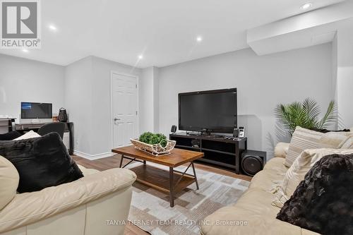 53 Chiswick Avenue, Whitby, ON - Indoor Photo Showing Living Room