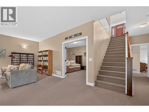 1394 Glenview Avenue, Kelowna, BC - Indoor