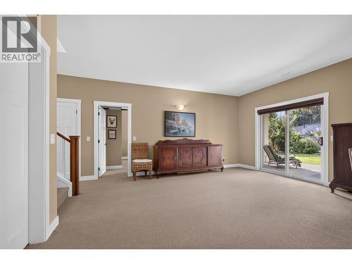 1394 Glenview Avenue, Kelowna, BC - Indoor
