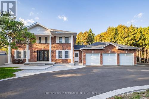 8 BEAUFORT HILLS ROAD  Richmond Hill, ON L4E 2N5