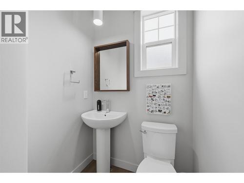 1393 9Th Avenue Unit# 118, Kamloops, BC - Indoor Photo Showing Bathroom