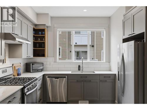 1393 9Th Avenue Unit# 118, Kamloops, BC - Indoor Photo Showing Kitchen With Double Sink
