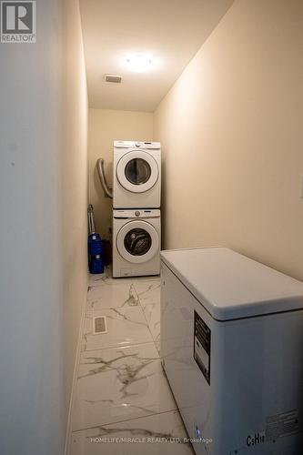 23 Arrowview Drive, Brampton, ON - Indoor Photo Showing Laundry Room