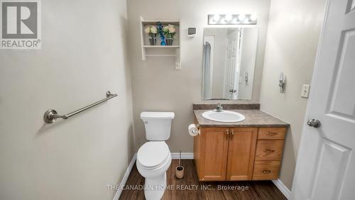 45 Oak Street, Belleville, ON - Indoor Photo Showing Bathroom