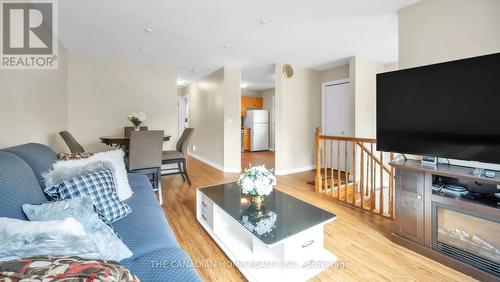 45 Oak Street, Belleville, ON - Indoor Photo Showing Living Room