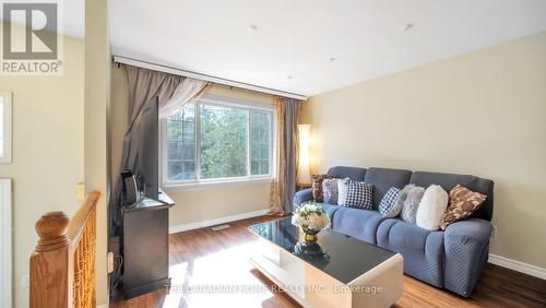 45 Oak Street, Belleville, ON - Indoor Photo Showing Living Room