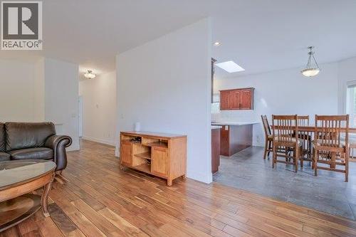 755 Birch Avenue, Kelowna, BC - Indoor
