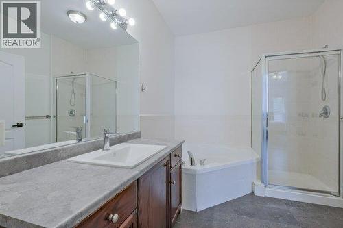 Ensuite Bathroom - 755 Birch Avenue, Kelowna, BC - Indoor Photo Showing Bathroom