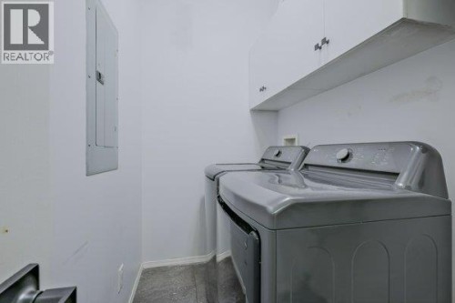 755 Birch Avenue, Kelowna, BC - Indoor Photo Showing Laundry Room
