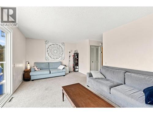 643 Mcbeth Place Unit# 106, Kamloops, BC - Indoor Photo Showing Living Room