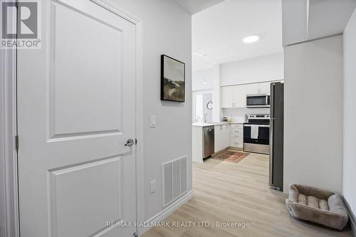 215 - 70 DEAN AVENUE , Barrie, Ontario L4N 0C2 3