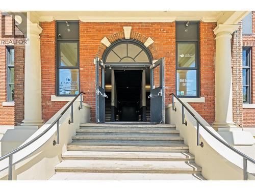616 Third Street W, Revelstoke, BC 