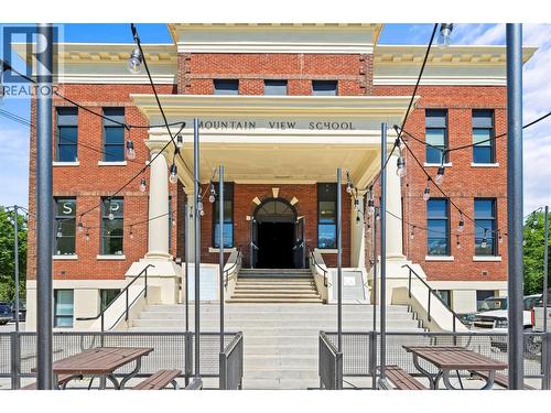 616 Third Street W, Revelstoke, BC 