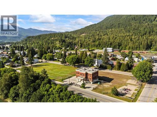616 Third Street W, Revelstoke, BC 