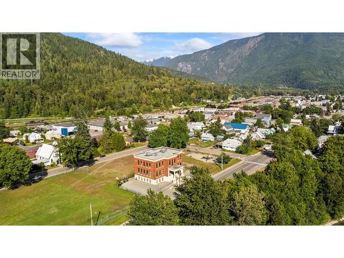 616 Third Street W, Revelstoke, BC 