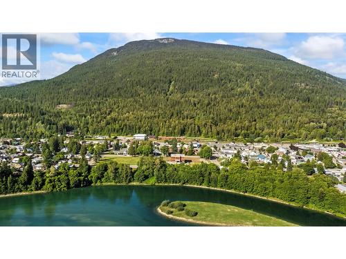 616 Third Street W, Revelstoke, BC 