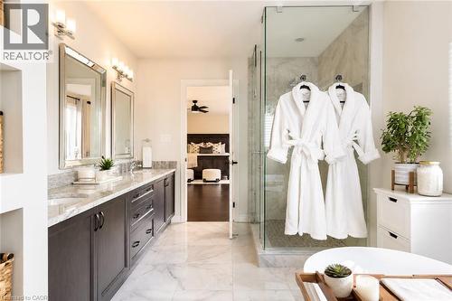 41 Creanona Boulevard, Stoney Creek, ON - Indoor Photo Showing Bathroom