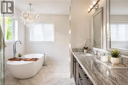 41 Creanona Boulevard, Stoney Creek, ON - Indoor Photo Showing Bathroom
