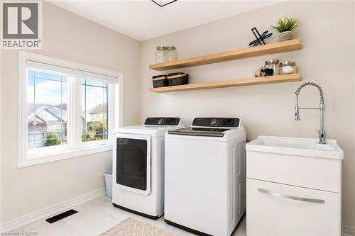 41 Creanona Boulevard, Stoney Creek, ON - Indoor Photo Showing Laundry Room