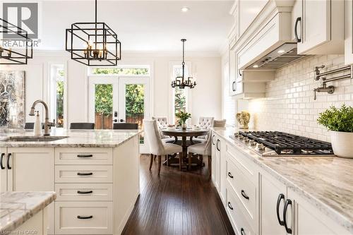 41 Creanona Boulevard, Stoney Creek, ON - Indoor Photo Showing Kitchen With Upgraded Kitchen