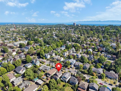 1456 Denman St, Victoria, BC 