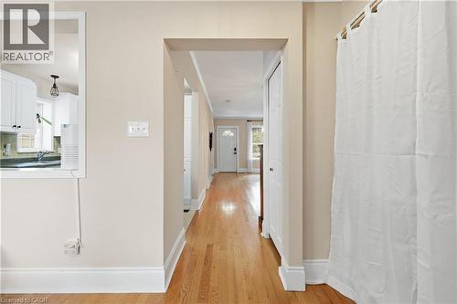 34 East 24Th Street, Hamilton, ON - Indoor Photo Showing Other Room