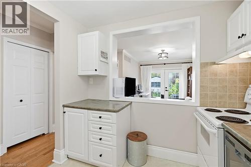 34 East 24Th Street, Hamilton, ON - Indoor Photo Showing Kitchen