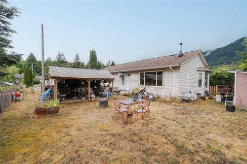 135 Macdonald Rd, Lake Cowichan, BC 