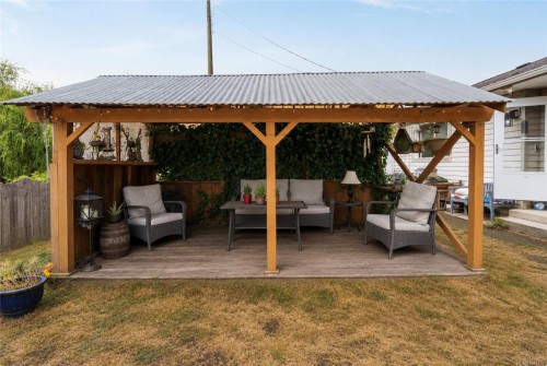 135 Macdonald Rd, Lake Cowichan, BC 