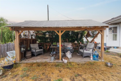 135 Macdonald Rd, Lake Cowichan, BC 