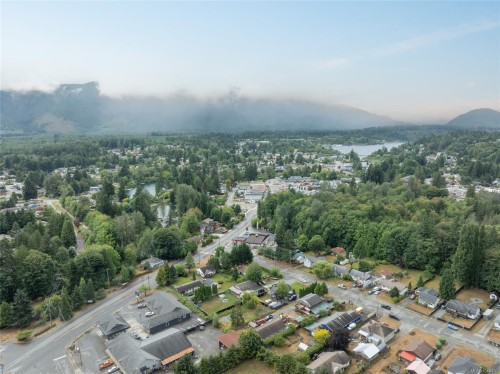 135 Macdonald Rd, Lake Cowichan, BC 