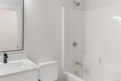 #200-2190 Jingle Pot Rd, Nanaimo, BC 