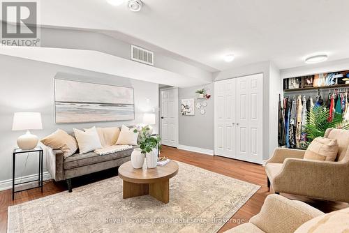 59 Centerfield Drive, Clarington (Courtice), ON - Indoor Photo Showing Living Room
