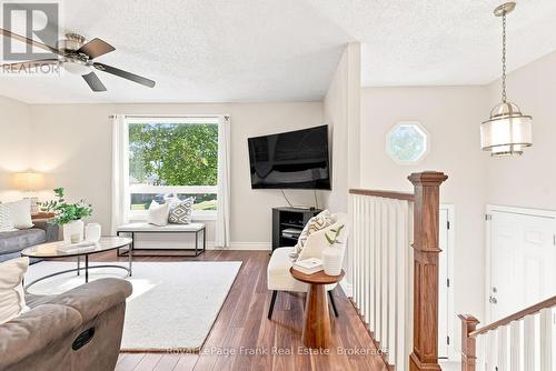 59 Centerfield Drive, Clarington (Courtice), ON - Indoor Photo Showing Living Room