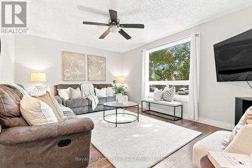 59 Centerfield Drive, Clarington (Courtice), ON - Indoor Photo Showing Living Room