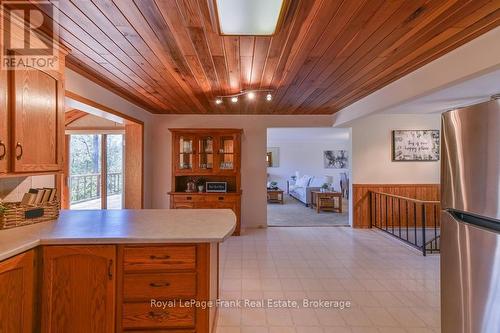 36 Fire Route 28, Trent Lakes, ON - Indoor Photo Showing Kitchen
