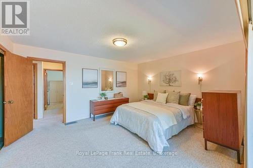 36 Fire Route 28, Trent Lakes, ON - Indoor Photo Showing Bedroom