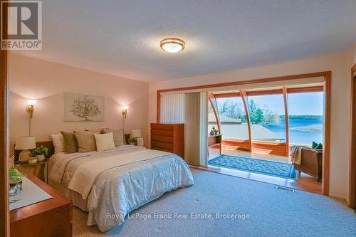 36 Fire Route 28, Trent Lakes, ON - Indoor Photo Showing Bedroom