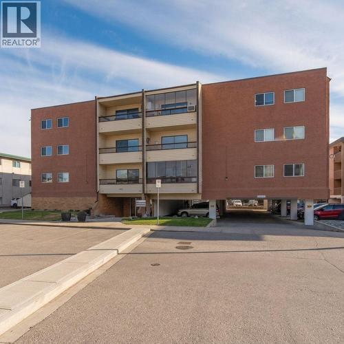 555 Rowcliffe Avenue Unit# 202  Kelowna, BC V1Y 5X8